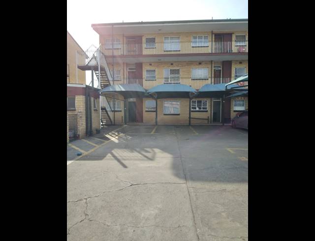 2 BEDROOM APARTMENT FOR SALE IN VANDERBIJLPARK CE 2